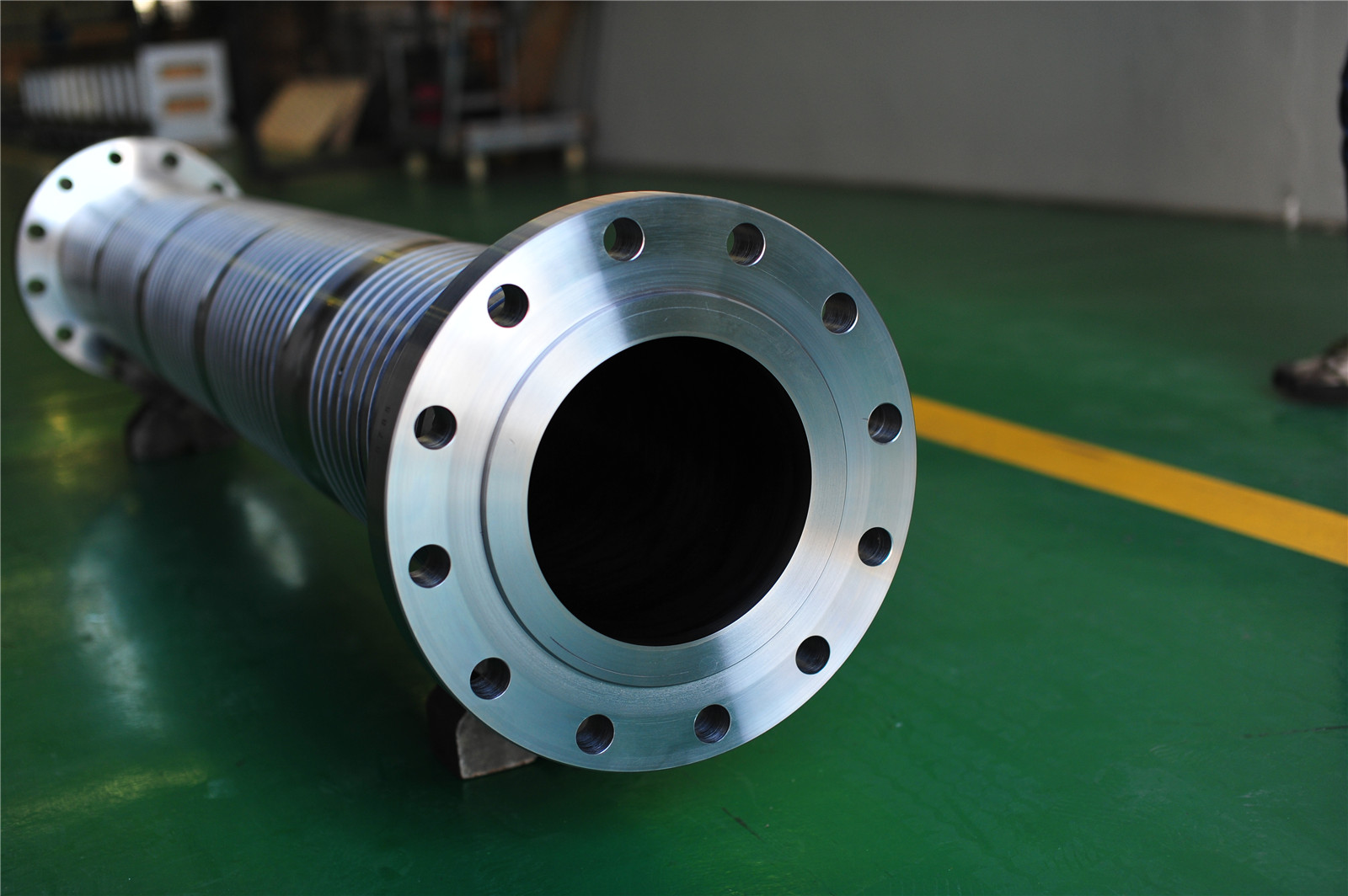 Covid-19, la det være eller lev med det!